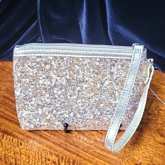 NINE WEST NWOT GOLD SEQUIN WRISLET - Picture 2 of 3